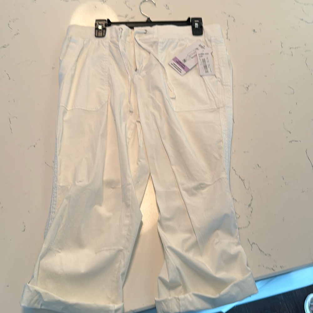 Women’s white capri